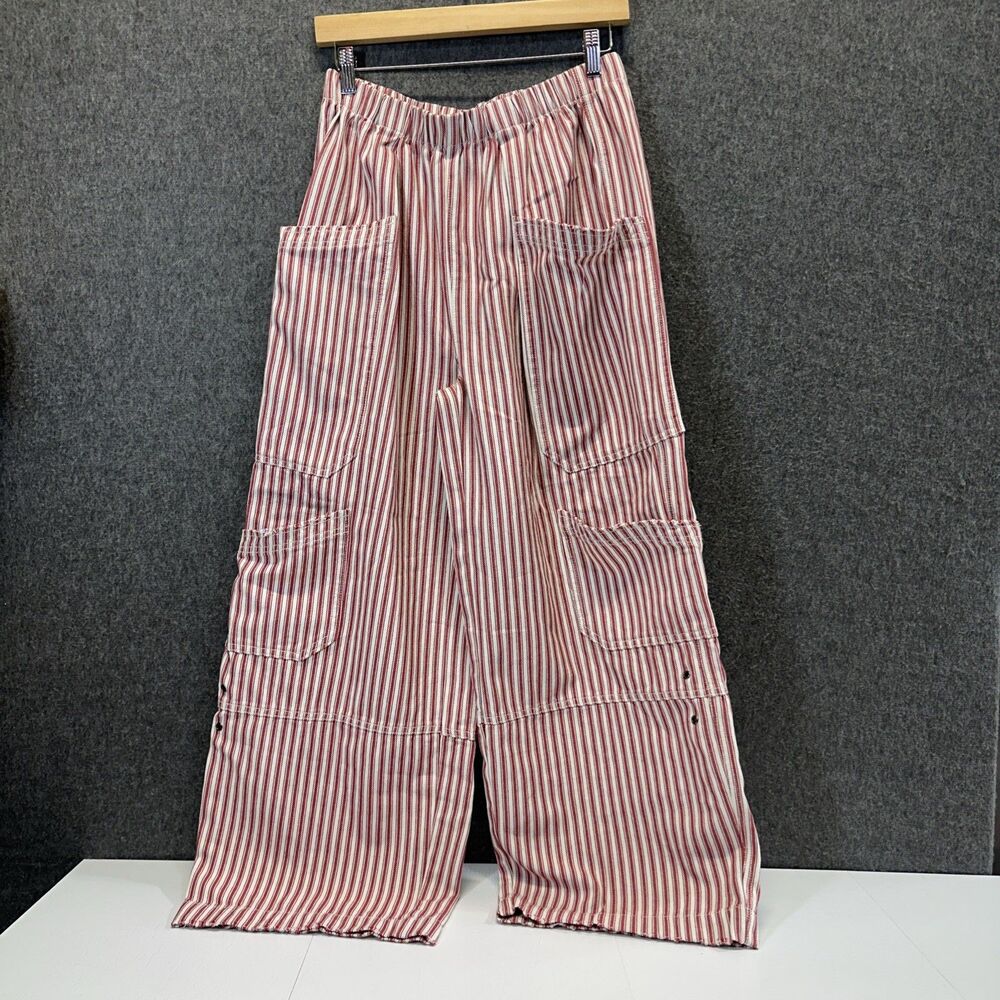 BDG Urban outfitters Women’s Wide Legged Red Pinstripes Cargo Pants Size Medium